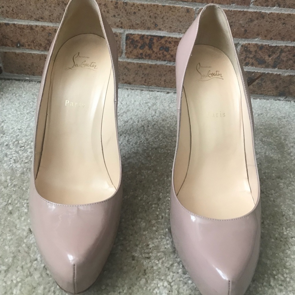 SOLD Christian Louboutin pumps